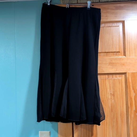 PETITE 2-Piece Special Occasion Dress - Picture 8 of 10